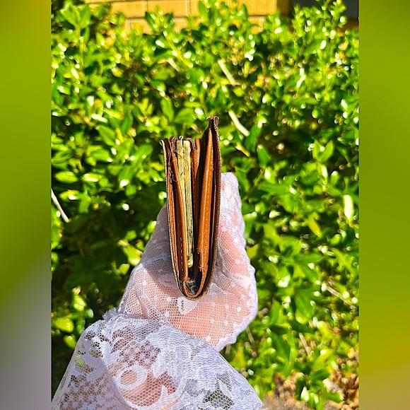 Sold - Picture 3 of 13